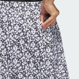 ADIDAS WOMEN'S PRINTED 16-INCH GOLF SKORT - Black / White