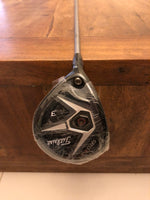 UNUSED TITLEIST 915 FD 15* FAIRWAY WOOD WITH DIAMANA 60 REGULAR FLEX SHAFT - LEFT HAND